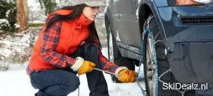 Sneeuwkettingen omleggen